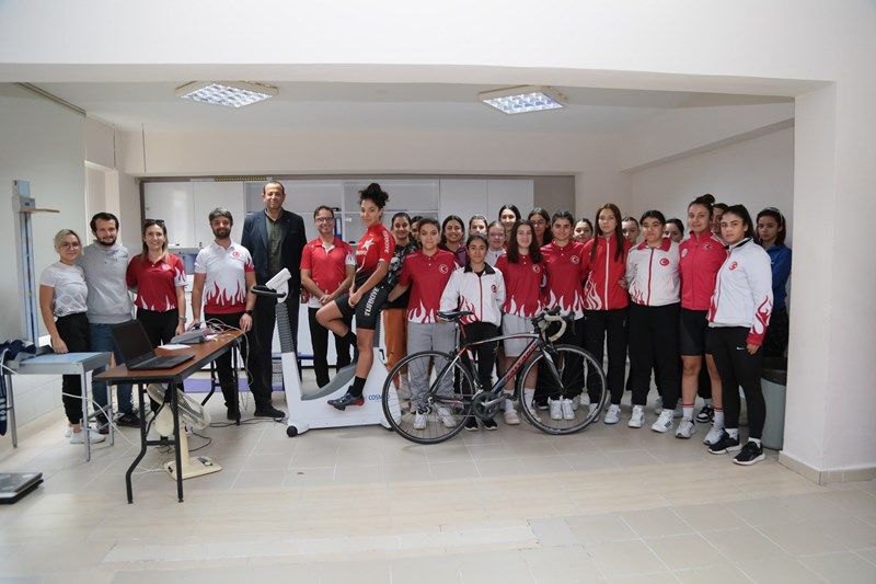 ALKÜ’DEN MİLLÎ BİSİKLETÇİLERE TAM DESTEK